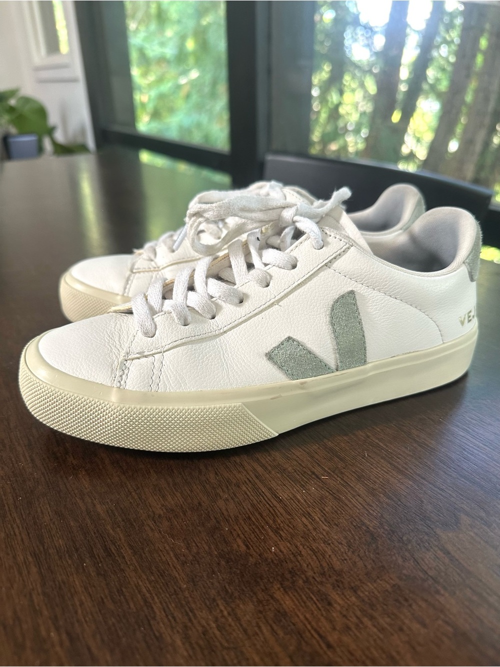Veja Women’s Campo White Leather Sneakers Sage Green Suede V 7 EUC